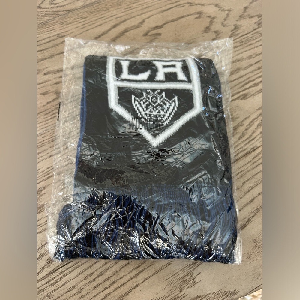 LA Kings Hockey Team Black & White Gameday Scarf